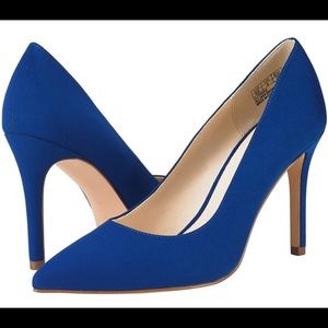 Blue heels size 8.5🌟